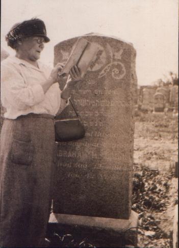 Login__Rachel_at_Morris_s_grave_abt._1925.jpg