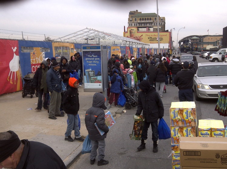 01Xmas_Coney_Island_2010.jpg